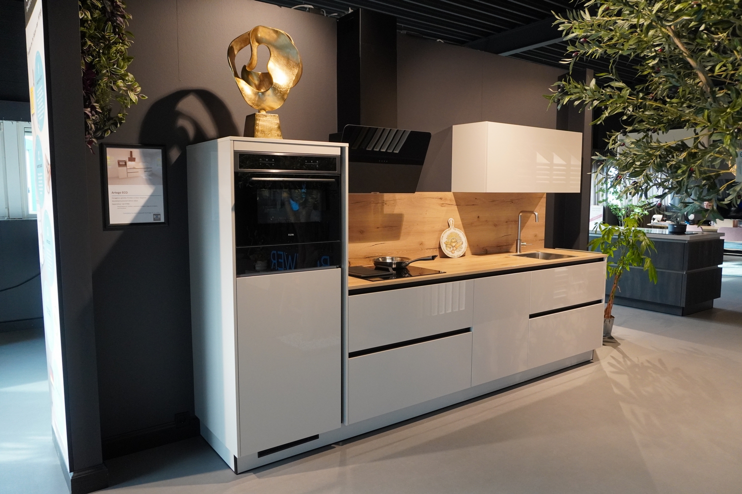 Showroomkeuken 3 - Lichte rechte keuken